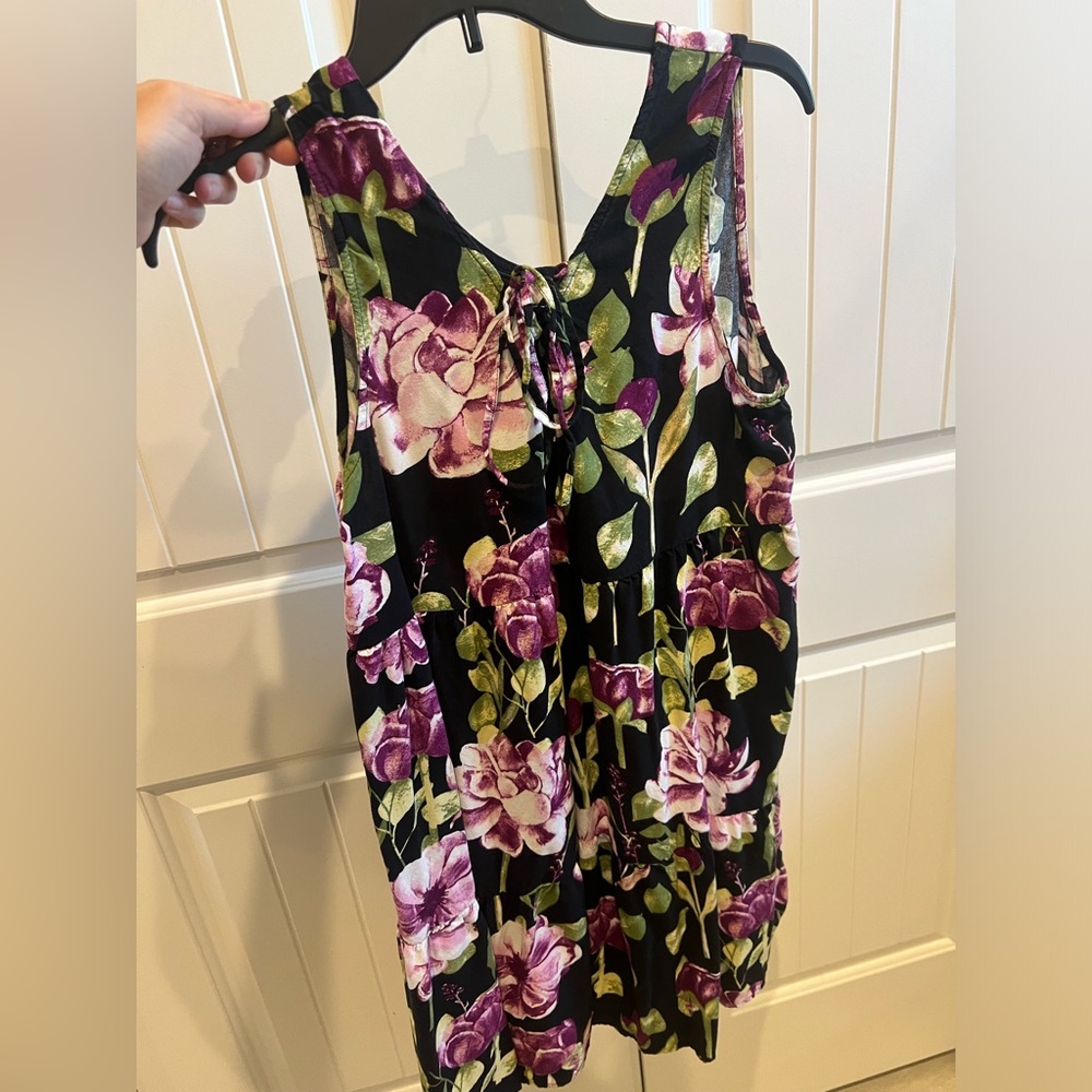 Floral summer dress. Purple and black. Laced top.